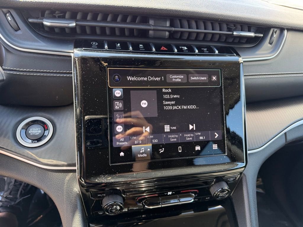 2023 Jeep Grand Cherokee L Laredo