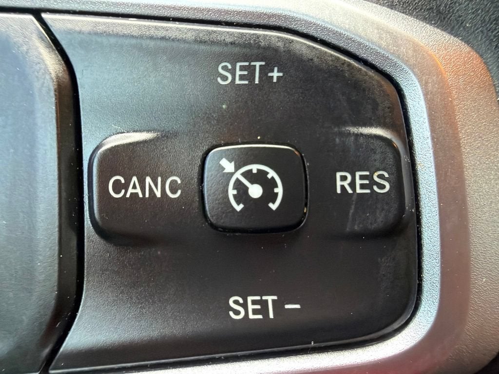 2019 RAM 1500 Big Horn/Lone Star Crew Cab 4x4 5'7" Box