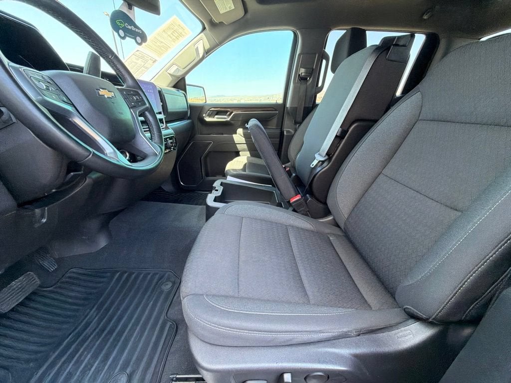 2025 Chevrolet Silverado 1500 LT