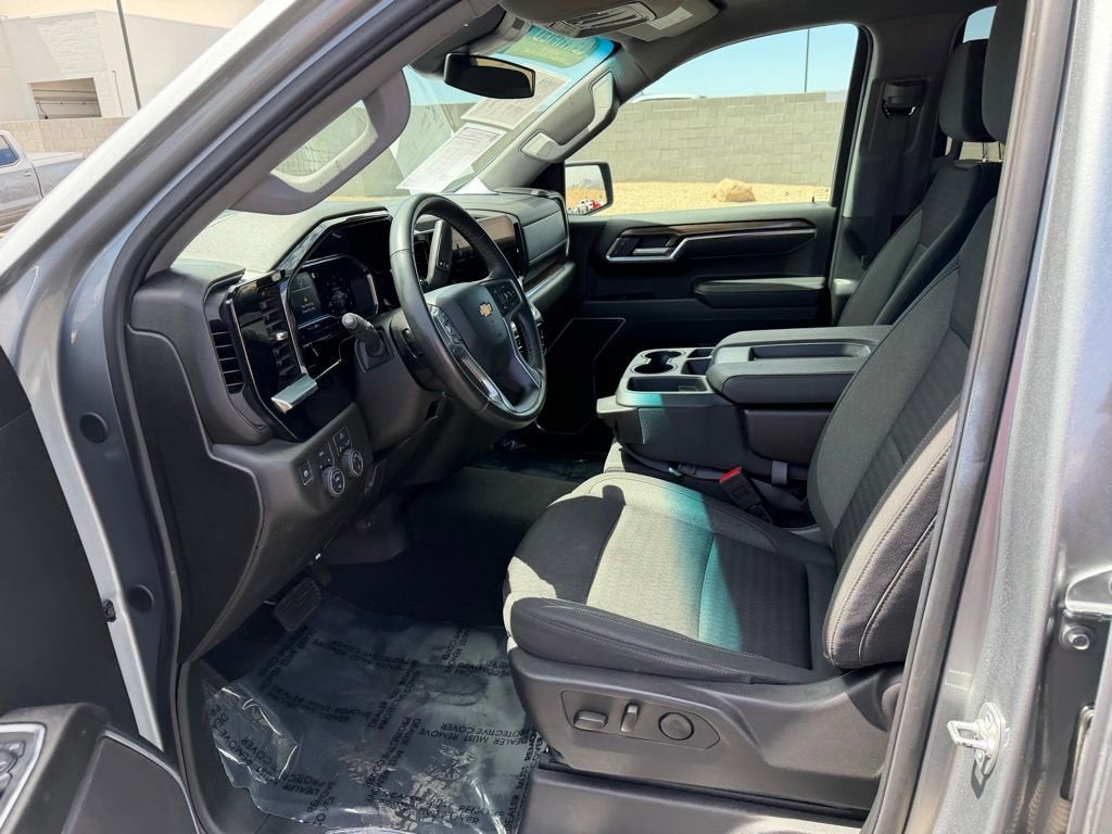 2025 Chevrolet Silverado 1500 LT