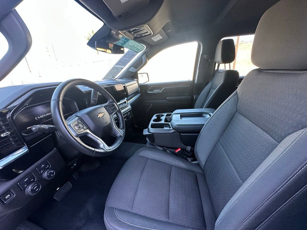 2025 Chevrolet Silverado 1500 LT