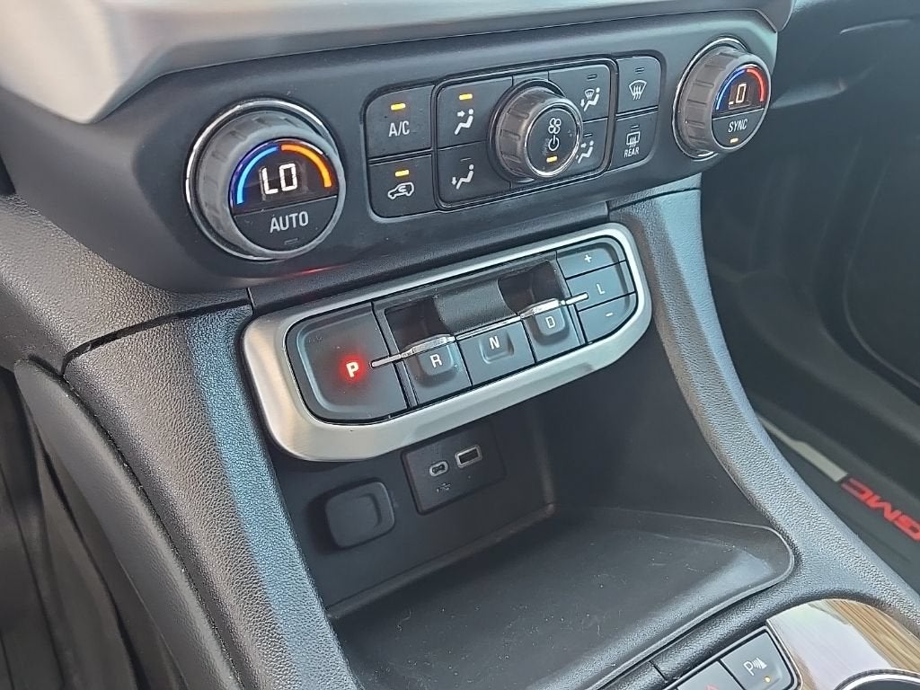 2022 GMC Acadia SLE