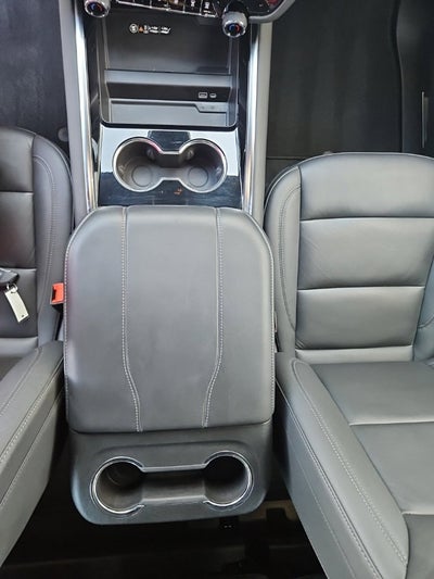 2025 Chevrolet Suburban LT