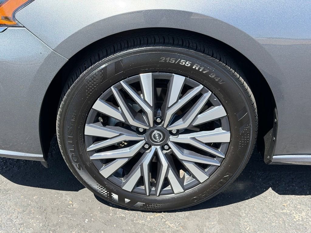 2025 Nissan Altima SV FWD