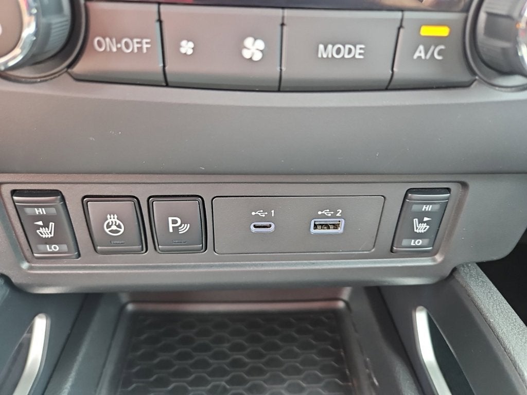 2023 Nissan Frontier SV