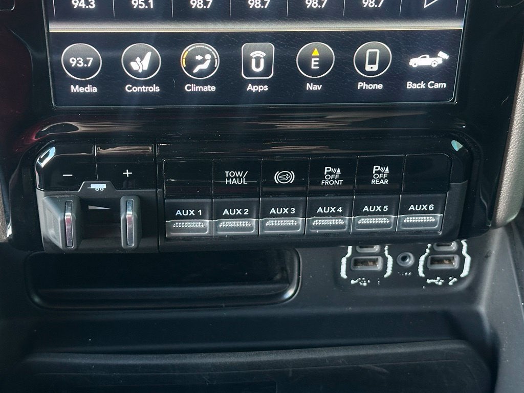 2020 RAM 2500 Laramie Crew Cab 4x4 6'4" Box