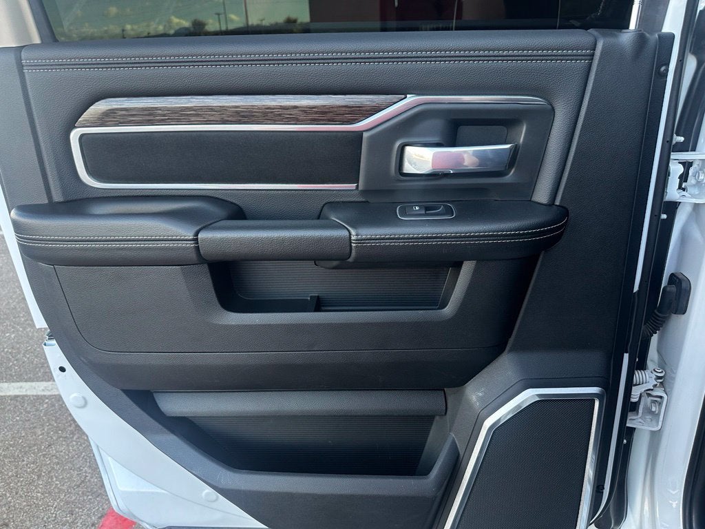 2020 RAM 2500 Laramie Crew Cab 4x4 6'4" Box