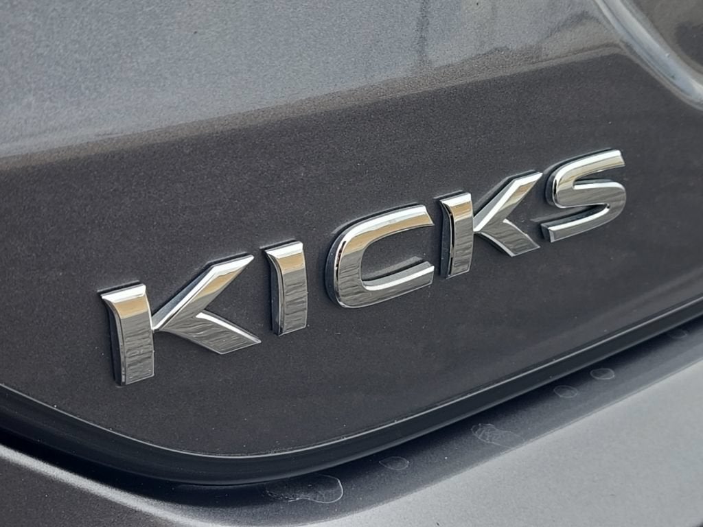 2023 Nissan Kicks S Xtronic CVT