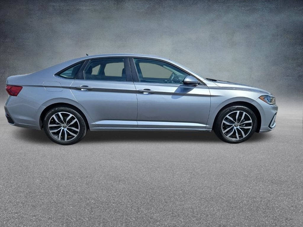 Used 2025 Volkswagen Jetta SE with VIN 3VW7X7BU7SM008712 for sale in Bullhead City, AZ