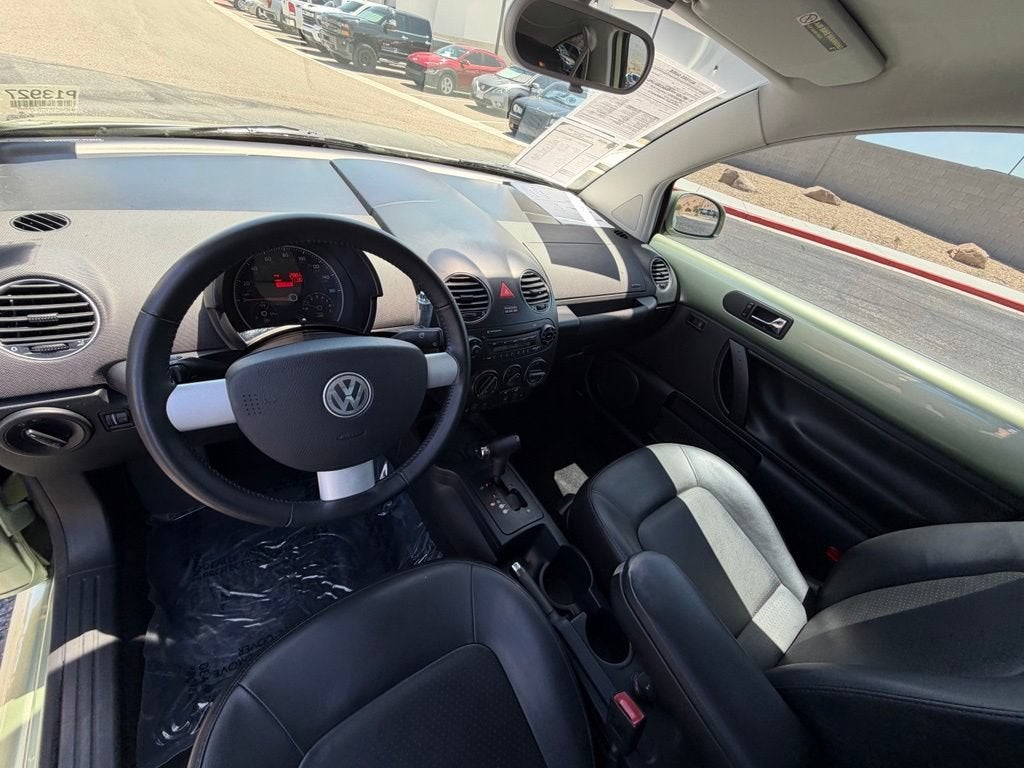 2009 Volkswagen New Beetle Coupe S