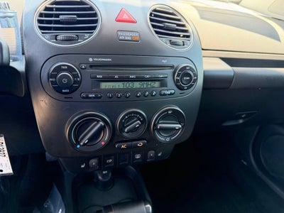 2009 Volkswagen New Beetle Coupe S
