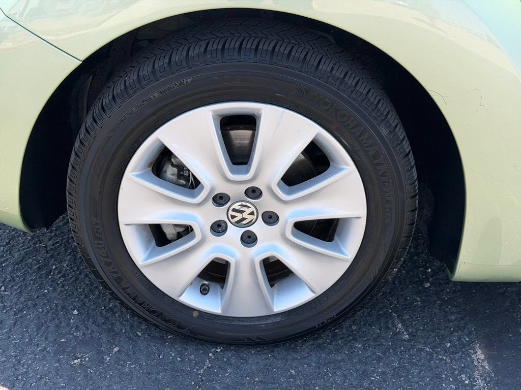 2009 Volkswagen New Beetle Coupe S