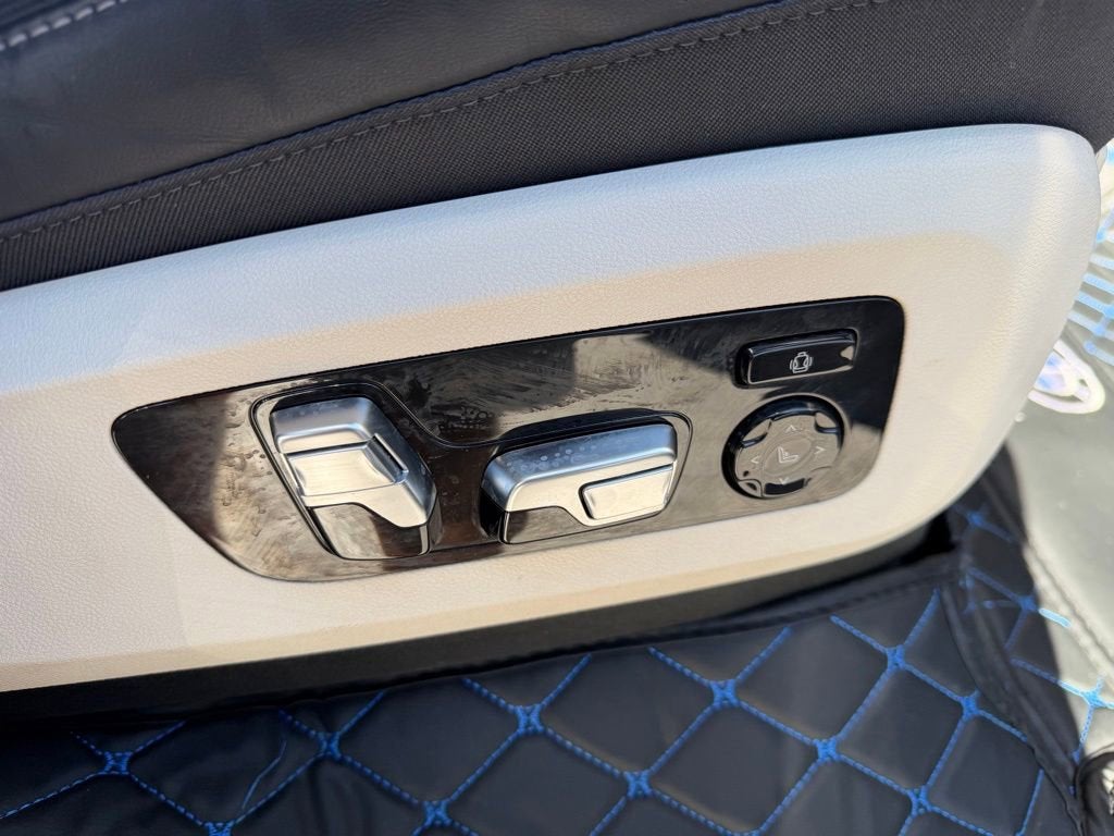 2021 BMW X7 M50i