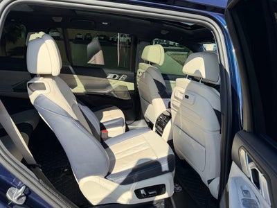 2021 BMW X7 M50i