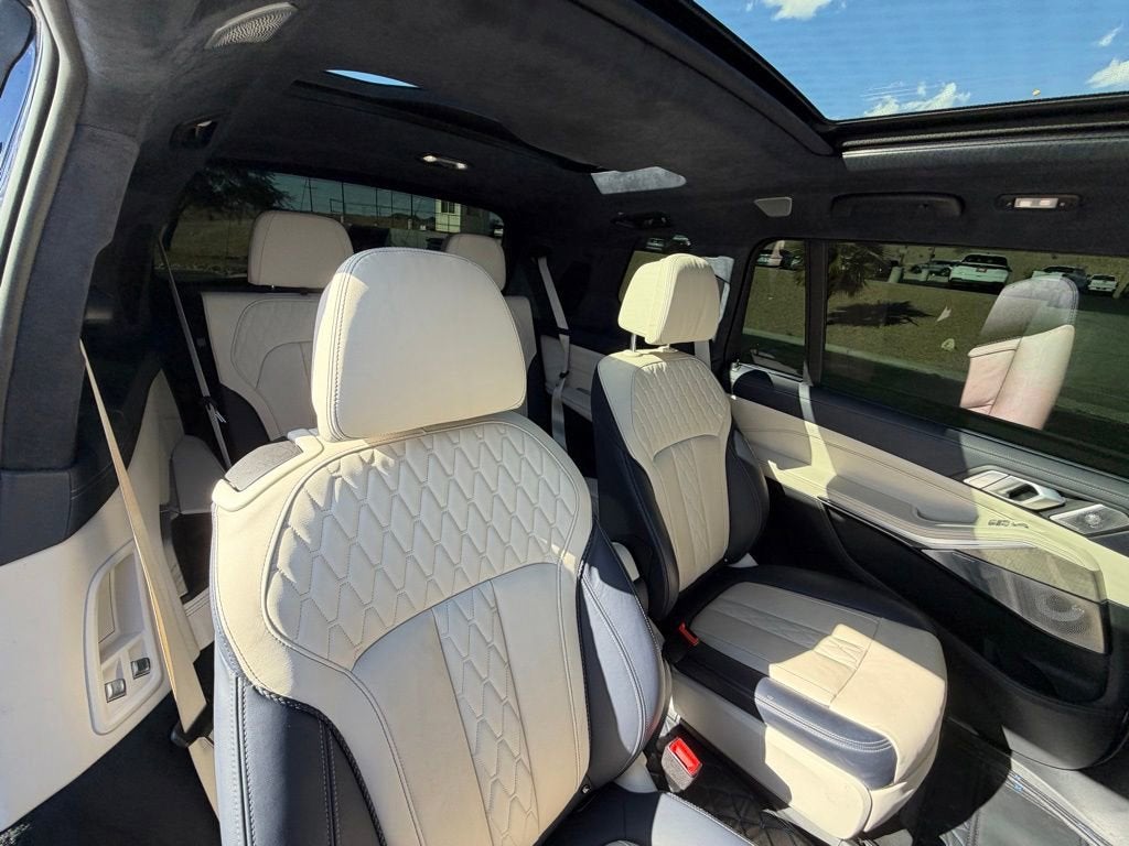 2021 BMW X7 M50i