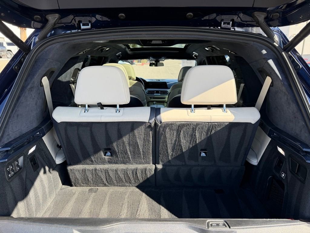 2021 BMW X7 M50i