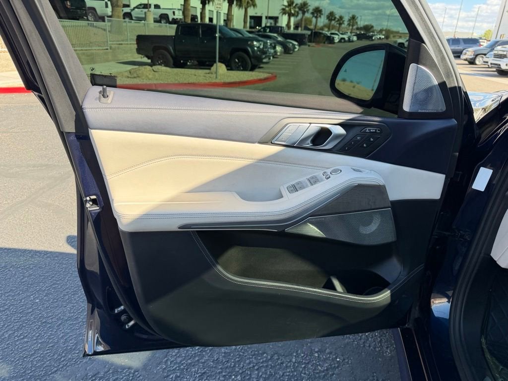 2021 BMW X7 M50i