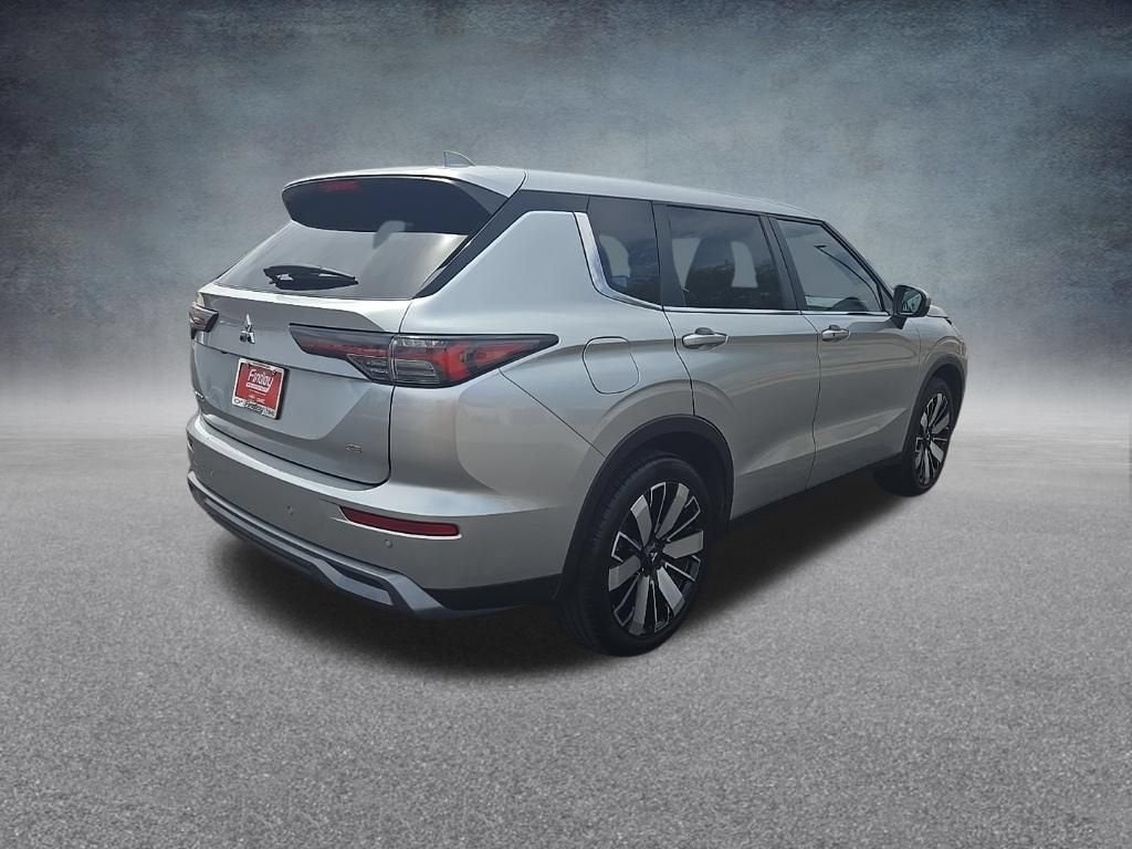 2025 Mitsubishi Outlander SE