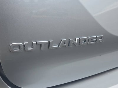 2025 Mitsubishi Outlander SE
