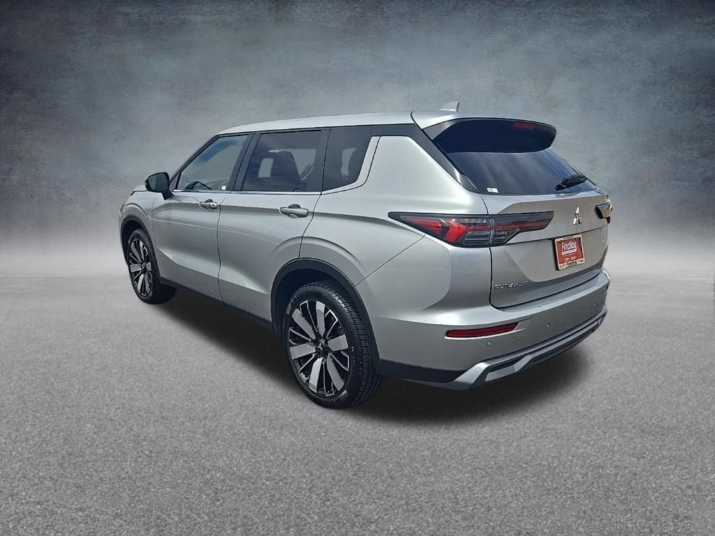 2025 Mitsubishi Outlander SE