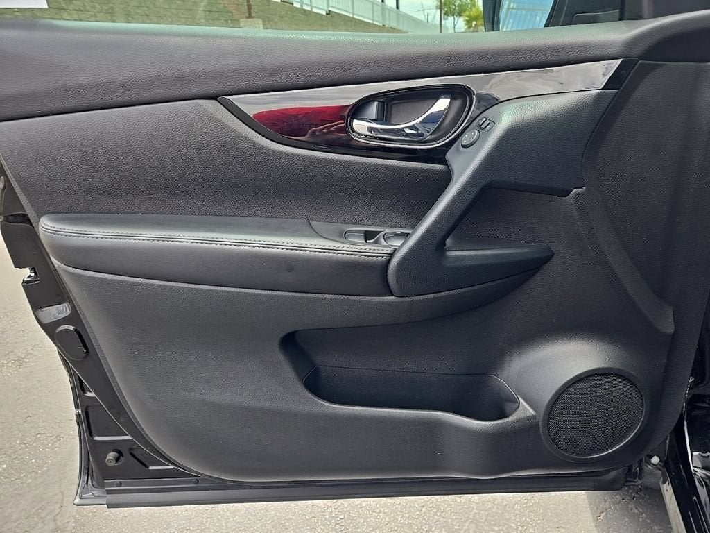 2020 Nissan Rogue Sport SV FWD Xtronic CVT