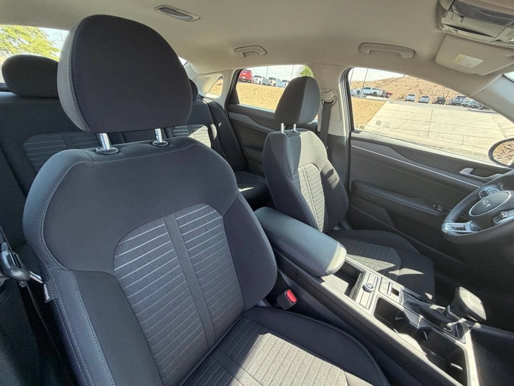 2025 Kia K5 LXS