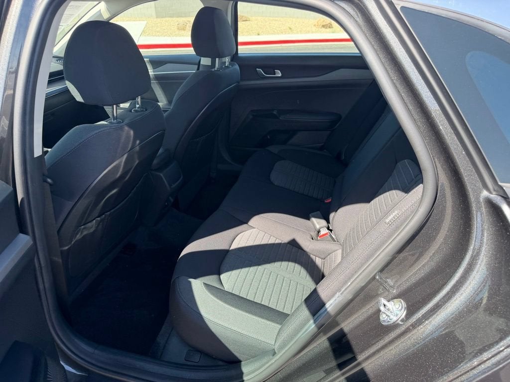 2025 Kia K5 LXS