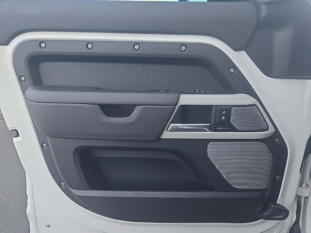 2024 Land Rover Defensor 130 P400 S
